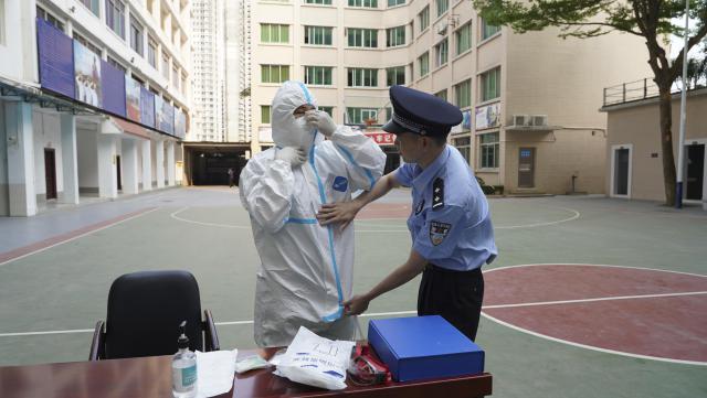 图片直击!湛江边检站全警实战大练兵会操休闲区蓝鸢梦想 - Www.slyday.coM 图片直击!湛江边检站全警实战大练兵会操休闲区蓝鸢梦想 - Www.slyday.coM