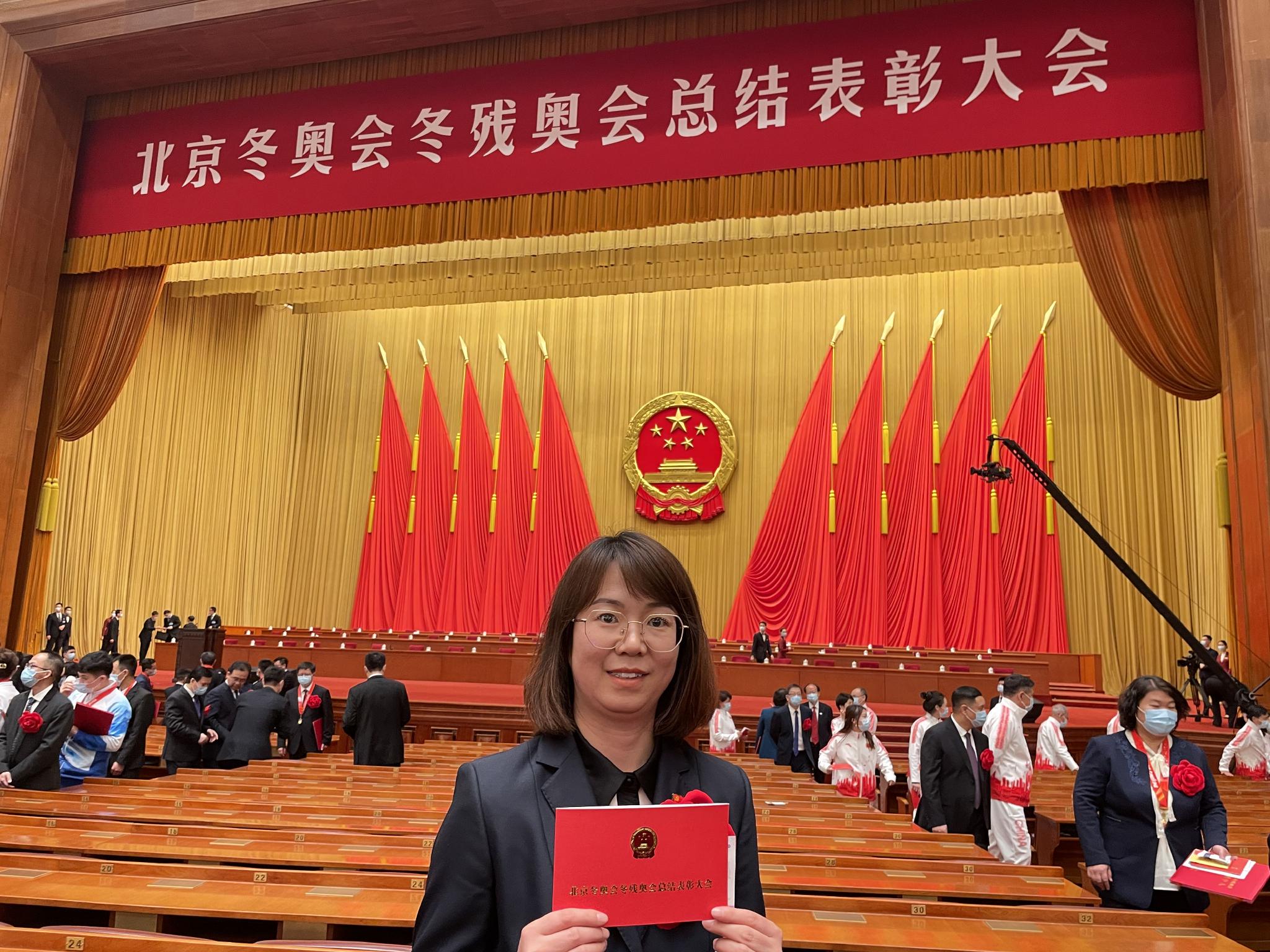 新闻8点见丨普通人也能太空旅行 首个全平民乘组抵达国际空间站休闲区蓝鸢梦想 - Www.slyday.coM 新闻8点见丨普通人也能太空旅行 首个全平民乘组抵达国际空间站休闲区蓝鸢梦想 - Www.slyday.coM