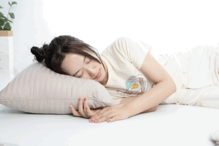 为什么酒店的枕头比家里的更好睡?在家也能有五星级的睡眠体验休闲区蓝鸢梦想 - Www.slyday.coM 为什么酒店的枕头比家里的更好睡?在家也能有五星级的睡眠体验休闲区蓝鸢梦想 - Www.slyday.coM