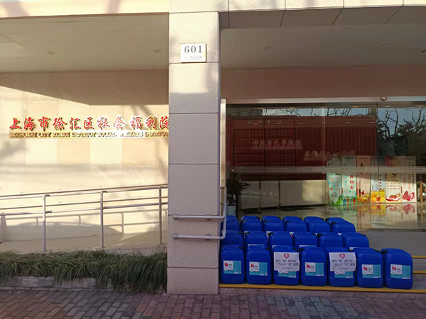 上海市慈善基金会采购抗疫物资，援助方舱医院和养老院。  本文图均为 上海市慈善基金会 供图