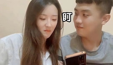 网红刘老大称出轨堂弟是于老师设计?被囚禁家暴有内情?丈夫直播回应休闲区蓝鸢梦想 - Www.slyday.coM 网红刘老大称出轨堂弟是于老师设计?被囚禁家暴有内情?丈夫直播回应休闲区蓝鸢梦想 - Www.slyday.coM