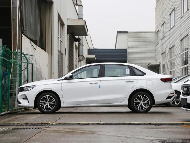 为啥年轻人第一辆车不建议是纯电车 燃油车中5、6、7万能买啥?休闲区蓝鸢梦想 - Www.slyday.coM 为啥年轻人第一辆车不建议是纯电车 燃油车中5、6、7万能买啥?休闲区蓝鸢梦想 - Www.slyday.coM