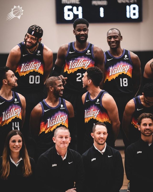  太阳队灵魂人物 布克NBA录像展现领袖气质与技术全面性