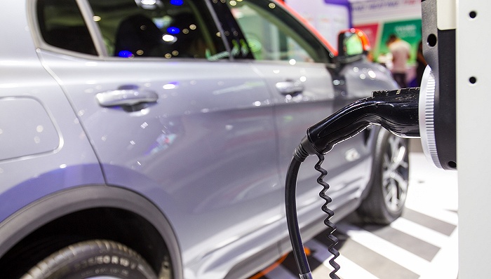 汽车板块连续两天大涨，新能源汽车市场迎来长期布局机会