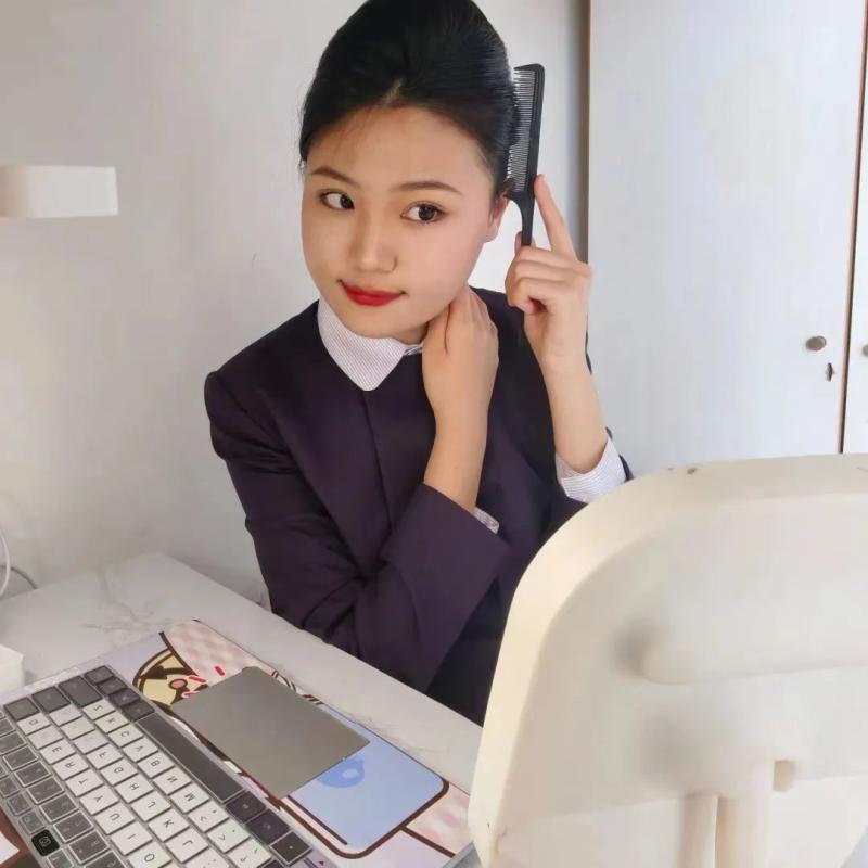 不脱大白服讲授网课,宿舍门房外在线教学,还有必须丝巾妆容出镜,老师们蛮拼休闲区蓝鸢梦想 - Www.slyday.coM 不脱大白服讲授网课,宿舍门房外在线教学,还有必须丝巾妆容出镜,老师们蛮拼休闲区蓝鸢梦想 - Www.slyday.coM