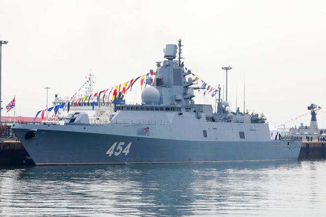 “莫斯科”号巡洋舰沉没,俄海军继续躺平,中俄水面舰艇差距明显休闲区蓝鸢梦想 - Www.slyday.coM “莫斯科”号巡洋舰沉没,俄海军继续躺平,中俄水面舰艇差距明显休闲区蓝鸢梦想 - Www.slyday.coM