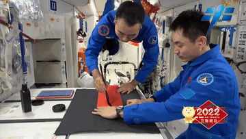 欢迎回家!三声“感觉良好”听到泪目...现场有小动物围观,第一顿饭有面条、馒头、醋溜土豆丝休闲区蓝鸢梦想 - Www.slyday.coM 欢迎回家!三声“感觉良好”听到泪目...现场有小动物围观,第一顿饭有面条、馒头、醋溜土豆丝休闲区蓝鸢梦想 - Www.slyday.coM