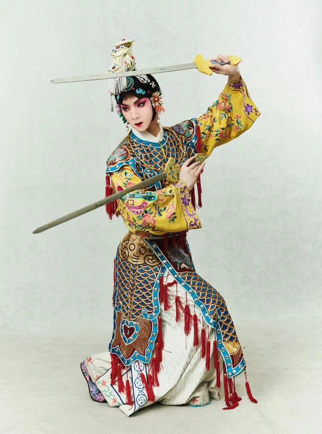 把《霸王别姬》唱上热搜的95后找到了!网友:活该他火休闲区蓝鸢梦想 - Www.slyday.coM 把《霸王别姬》唱上热搜的95后找到了!网友:活该他火休闲区蓝鸢梦想 - Www.slyday.coM