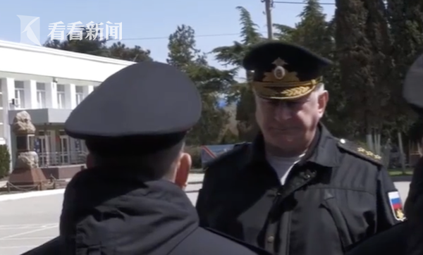 俄海军司令会见莫斯科号船员:这些舰员继续服役休闲区蓝鸢梦想 - Www.slyday.coM 俄海军司令会见莫斯科号船员:这些舰员继续服役休闲区蓝鸢梦想 - Www.slyday.coM