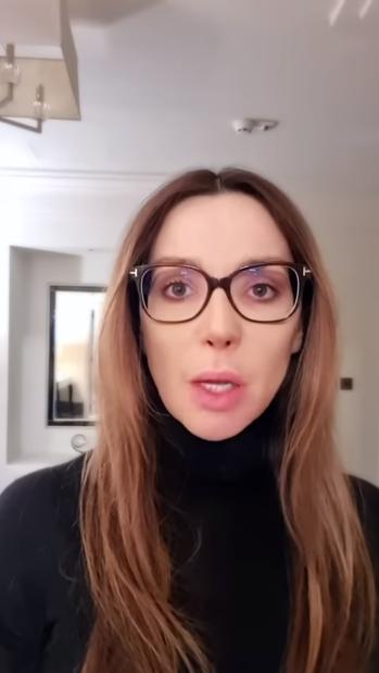 当地时间4月16日,奥克萨娜在Youtube发布视频向普京求助。图源:Youtube视频截图