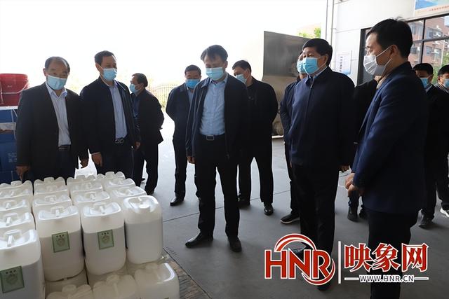 商丘市农业农村局局长袁其杰调研小麦“两病”防控及中后期田间管理工作休闲区蓝鸢梦想 - Www.slyday.coM 商丘市农业农村局局长袁其杰调研小麦“两病”防控及中后期田间管理工作休闲区蓝鸢梦想 - Www.slyday.coM