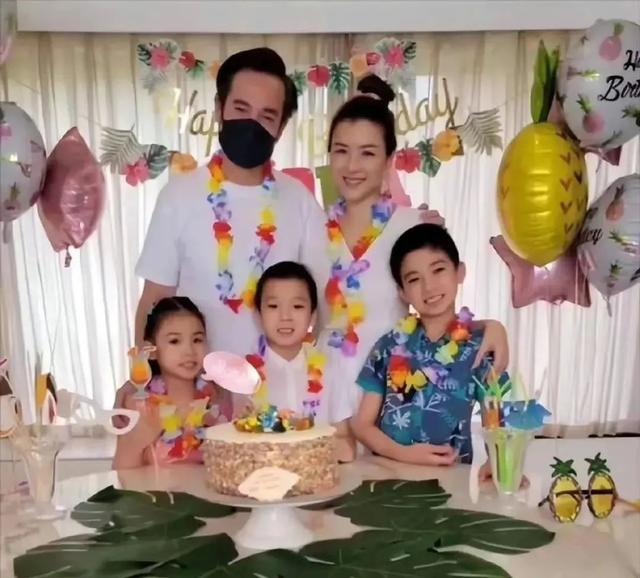 香港疫情下的明星状态:陈豪陈展鹏复工,“亚视一姐”被判入狱休闲区蓝鸢梦想 - Www.slyday.coM 香港疫情下的明星状态:陈豪陈展鹏复工,“亚视一姐”被判入狱休闲区蓝鸢梦想 - Www.slyday.coM