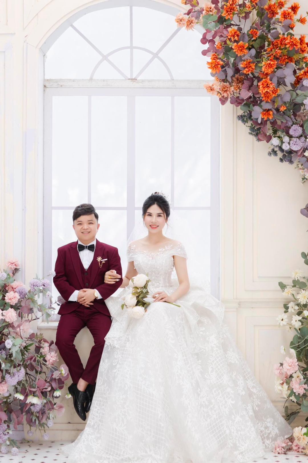 越南1米37男子迎娶1米62漂亮新娘，网友：我到底输在哪里？