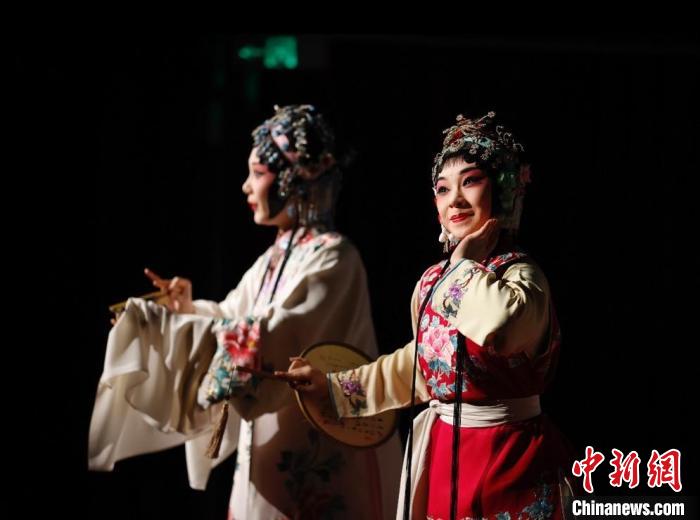 京城百年戏楼重张 会馆活化打造新戏入口、惠民文化空间休闲区蓝鸢梦想 - Www.slyday.coM 京城百年戏楼重张 会馆活化打造新戏入口、惠民文化空间休闲区蓝鸢梦想 - Www.slyday.coM