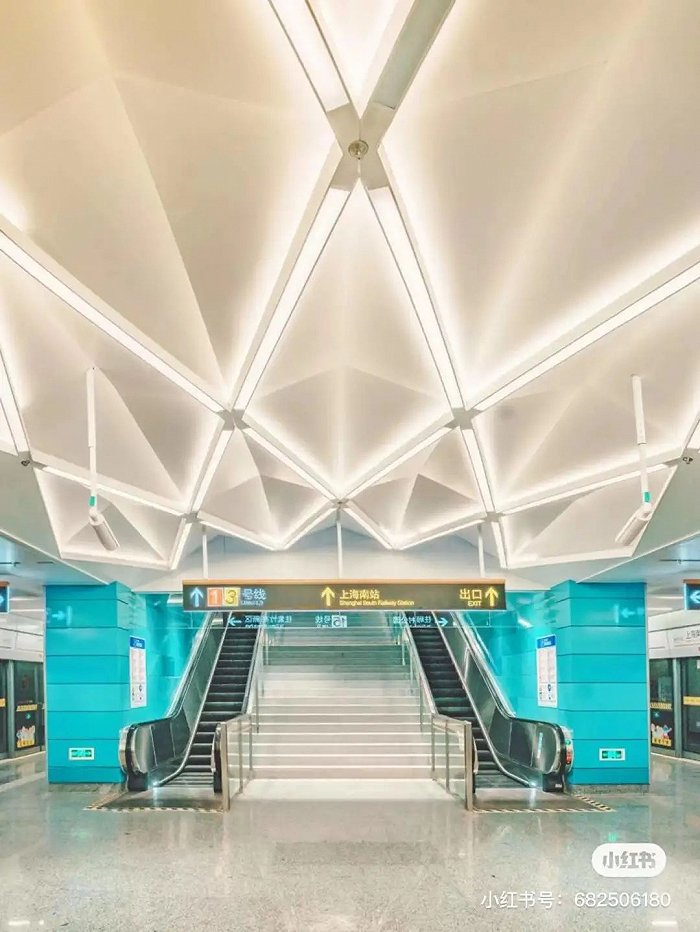 因“颜值”火出圈的城市地铁站,每一处都是惊艳的美学空间休闲区蓝鸢梦想 - Www.slyday.coM 因“颜值”火出圈的城市地铁站,每一处都是惊艳的美学空间休闲区蓝鸢梦想 - Www.slyday.coM