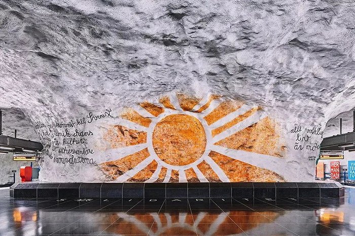 因“颜值”火出圈的城市地铁站,每一处都是惊艳的美学空间休闲区蓝鸢梦想 - Www.slyday.coM 因“颜值”火出圈的城市地铁站,每一处都是惊艳的美学空间休闲区蓝鸢梦想 - Www.slyday.coM