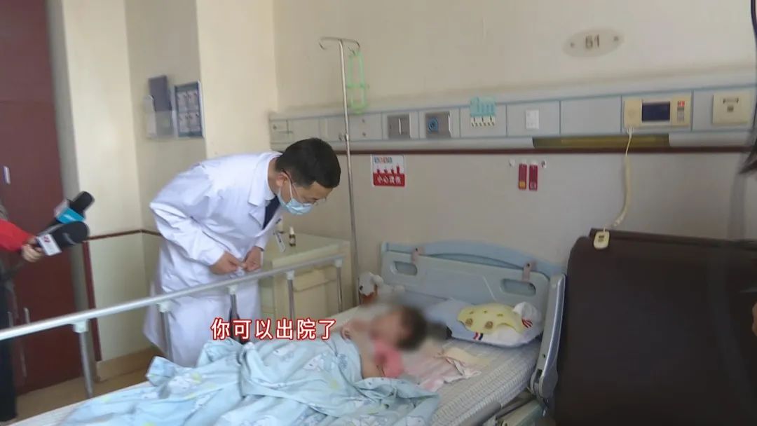 堪称奇迹!4岁女孩17楼坠落生还!今日出院!休闲区蓝鸢梦想 - Www.slyday.coM 堪称奇迹!4岁女孩17楼坠落生还!今日出院!休闲区蓝鸢梦想 - Www.slyday.coM