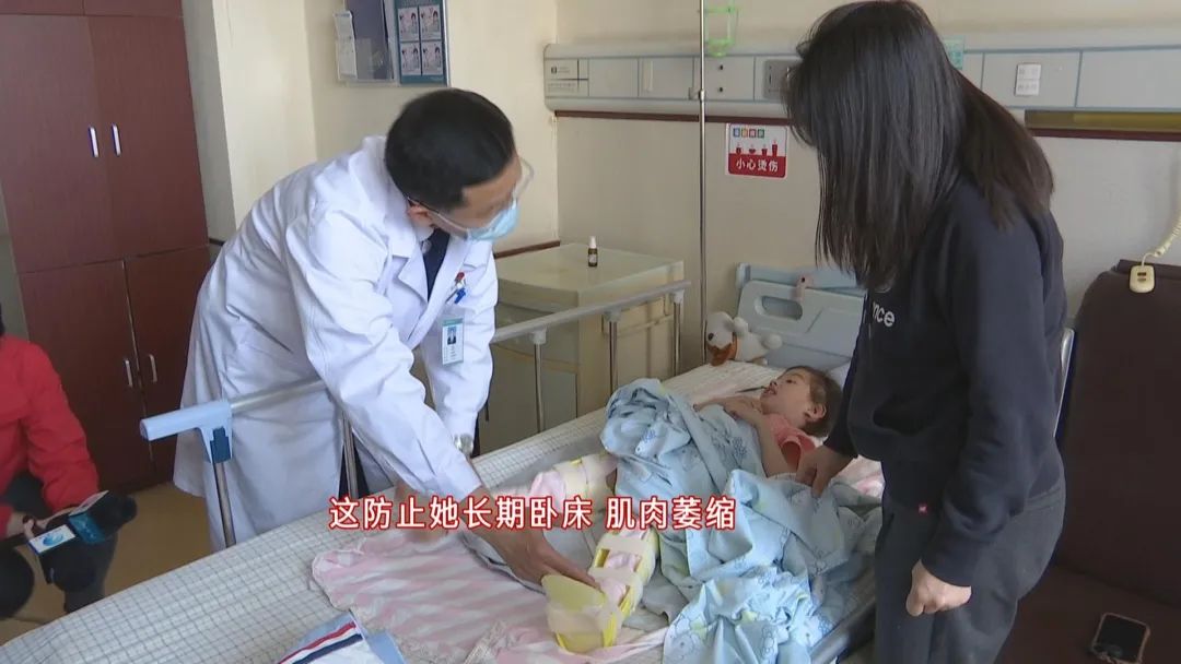 堪称奇迹!4岁女孩17楼坠落生还!今日出院!休闲区蓝鸢梦想 - Www.slyday.coM 堪称奇迹!4岁女孩17楼坠落生还!今日出院!休闲区蓝鸢梦想 - Www.slyday.coM