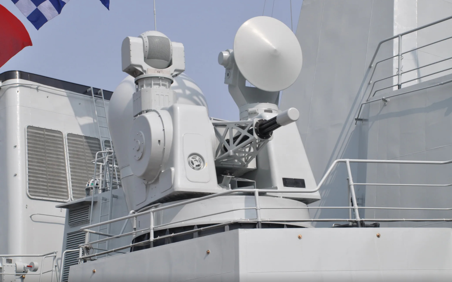 国产超轻型76毫米舰炮亮相航展 200吨级导弹快艇也能用 - 知乎