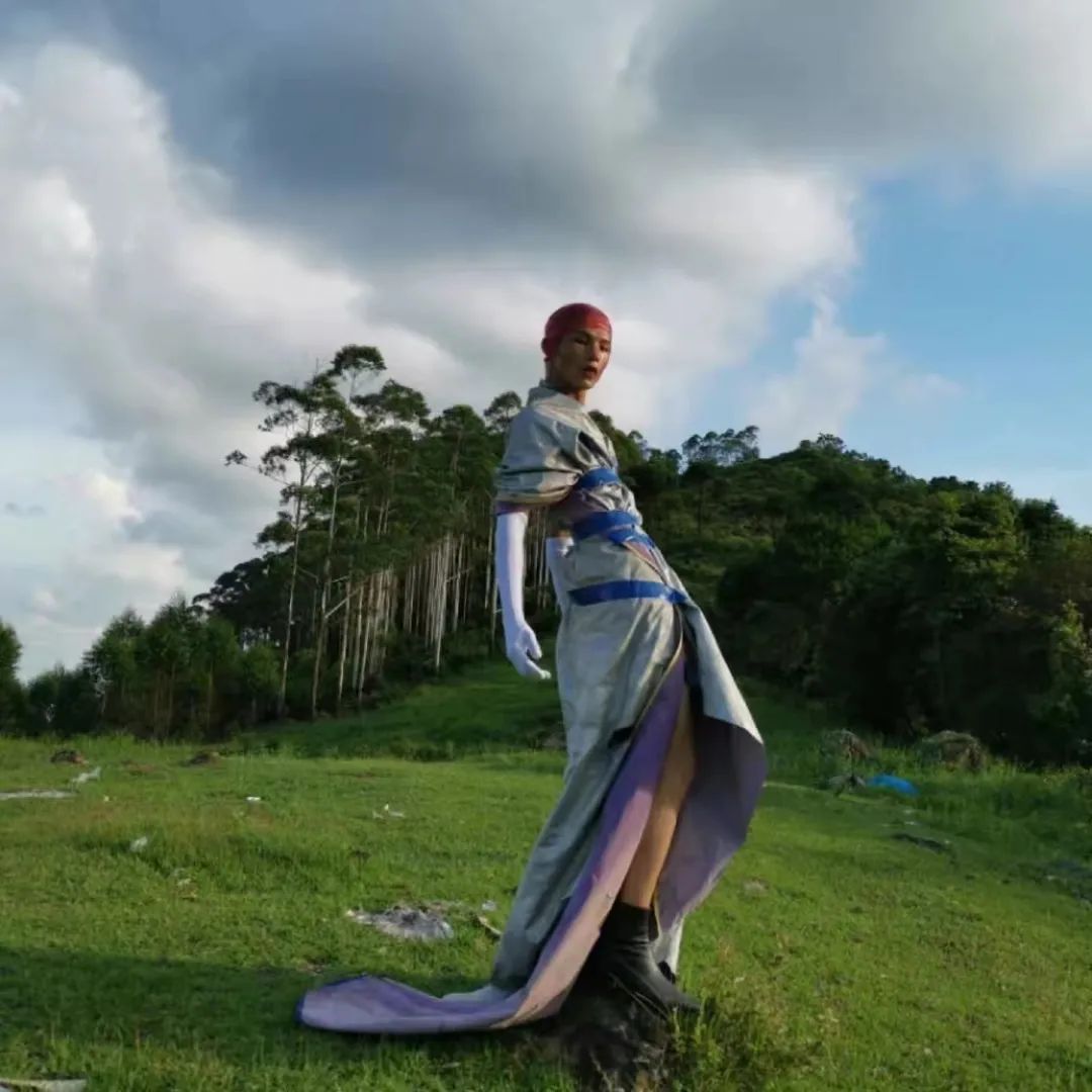 被骂娘娘腔、不男不女…从乡村野模到国际超模,梦想是真的会发光呀!休闲区蓝鸢梦想 - Www.slyday.coM 被骂娘娘腔、不男不女…从乡村野模到国际超模,梦想是真的会发光呀!休闲区蓝鸢梦想 - Www.slyday.coM