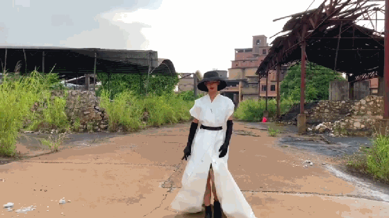 被骂娘娘腔、不男不女…从乡村野模到国际超模,梦想是真的会发光呀!休闲区蓝鸢梦想 - Www.slyday.coM 被骂娘娘腔、不男不女…从乡村野模到国际超模,梦想是真的会发光呀!休闲区蓝鸢梦想 - Www.slyday.coM