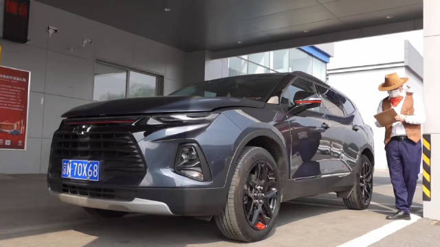 越来越多的人有了自己第一台的小汽车……