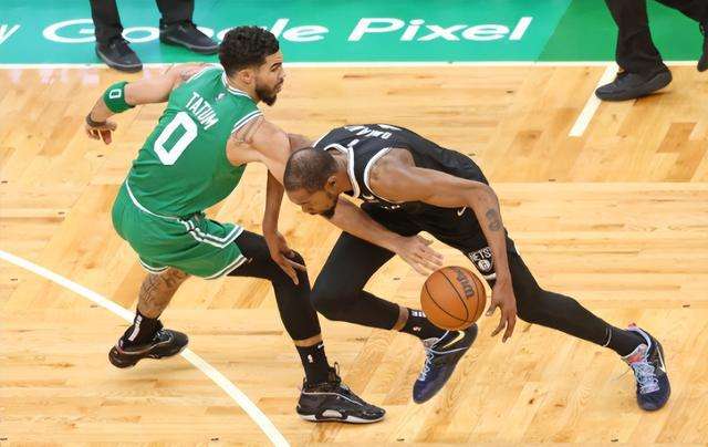 塔图姆攻防一体表现征服球迷