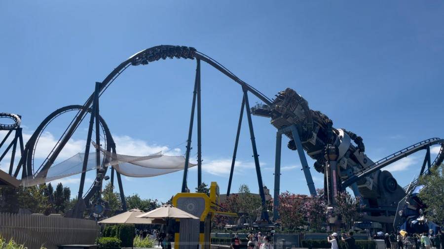 北京环球影城一游客在霸天虎过山车区域突发状况身故休闲区蓝鸢梦想 - Www.slyday.coM 北京环球影城一游客在霸天虎过山车区域突发状况身故休闲区蓝鸢梦想 - Www.slyday.coM