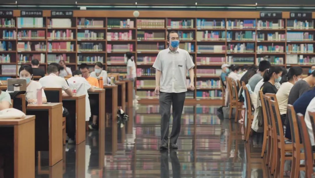 去国家图书馆需要什么 e8e1-3e00e42822841ac29841ae51884e37e7.jpg