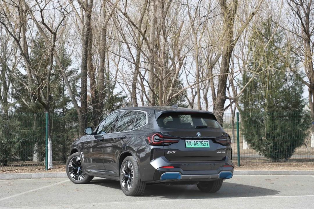 豪华SUV标杆对决,优势竟然是性价比?果然不坑…