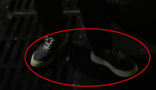 卷发男子金湾开车撞伤人逃跑!半小时后回到现场,头发竟然没了!休闲区蓝鸢梦想 - Www.slyday.coM 卷发男子金湾开车撞伤人逃跑!半小时后回到现场,头发竟然没了!休闲区蓝鸢梦想 - Www.slyday.coM