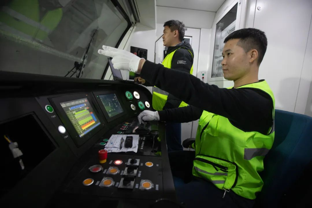 列车热滑试验 重庆交通开投集团供图