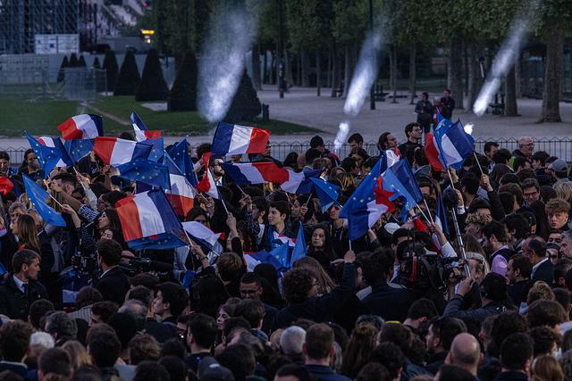 马克龙赢得法国总统选举 发表胜选演讲休闲区蓝鸢梦想 - Www.slyday.coM 马克龙赢得法国总统选举 发表胜选演讲休闲区蓝鸢梦想 - Www.slyday.coM