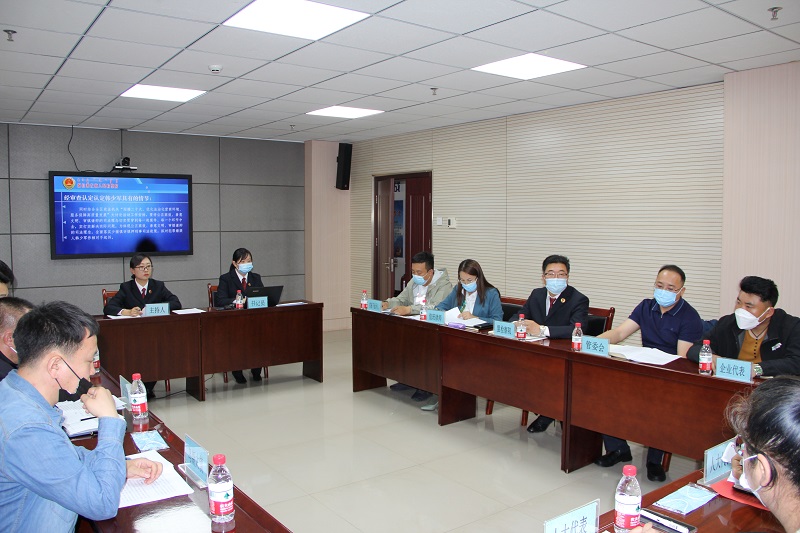 内蒙古自治区阿拉善左旗检察院就一起涉嫌拒不支付劳动报酬案举行公开听证会