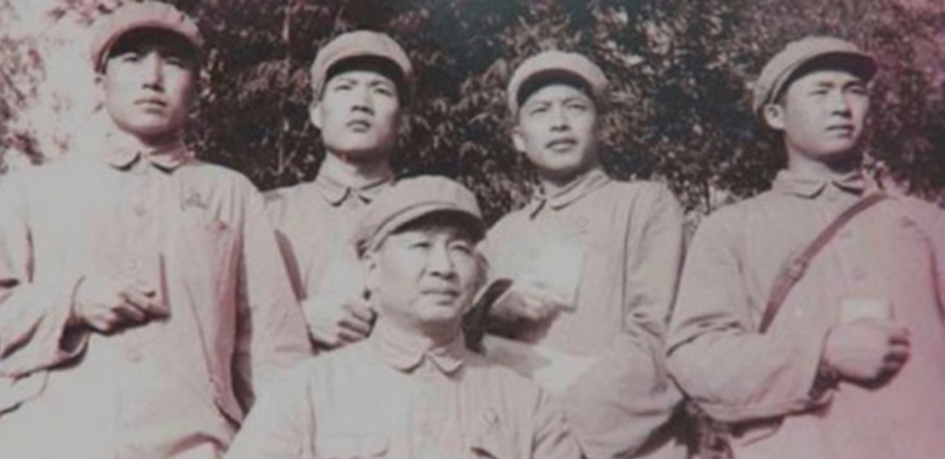 开国大校创罕见纪录:两次帮越南打仗,两次赴朝参战