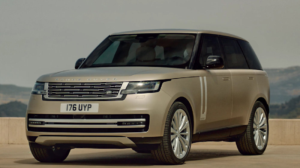 手握百万，想买超豪华旗舰SUV，全新路虎揽胜和保时捷Cayenne选谁