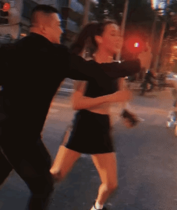 谷爱凌跑步被路人拦停,男子回应休闲区蓝鸢梦想 - Www.slyday.coM 谷爱凌跑步被路人拦停,男子回应休闲区蓝鸢梦想 - Www.slyday.coM