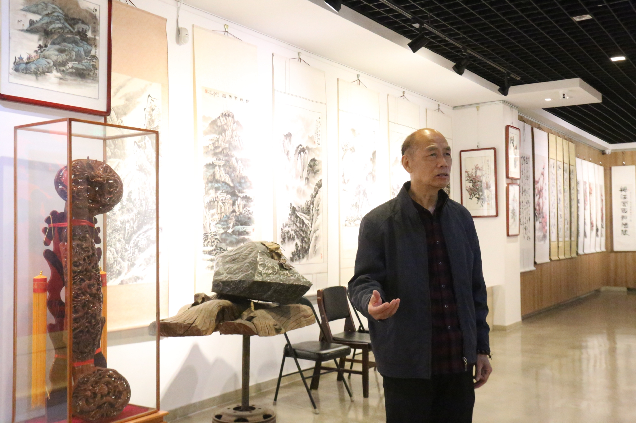 酸甜苦辣寻常事艺海探珠不作翁高永祥书画展亮相民间工艺博物馆