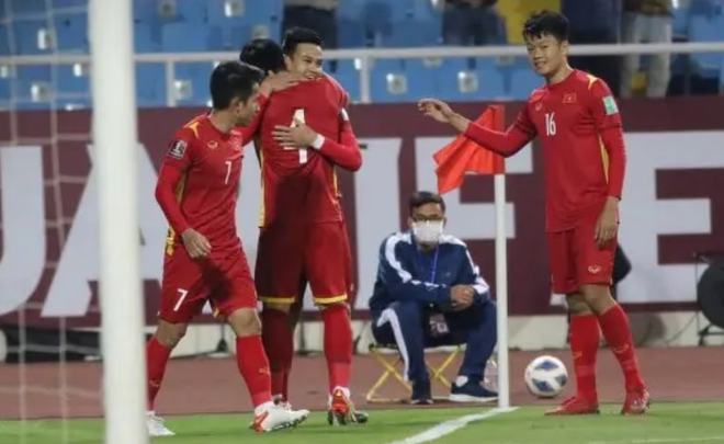1-1逼平前亚冠冠军！越南全面反超中国足球，中超跌至亚洲第13