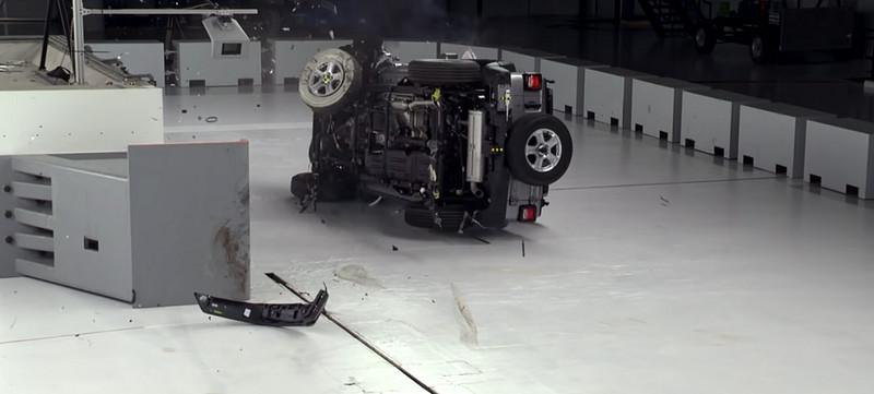 后排不系安全带的危害有多大?前排乘客死亡风险增加 137%!休闲区蓝鸢梦想 - Www.slyday.coM 后排不系安全带的危害有多大?前排乘客死亡风险增加 137%!休闲区蓝鸢梦想 - Www.slyday.coM