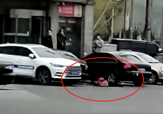 女子驾车撞伤母亲逃逸致其身亡,警方通报休闲区蓝鸢梦想 - Www.slyday.coM 女子驾车撞伤母亲逃逸致其身亡,警方通报休闲区蓝鸢梦想 - Www.slyday.coM