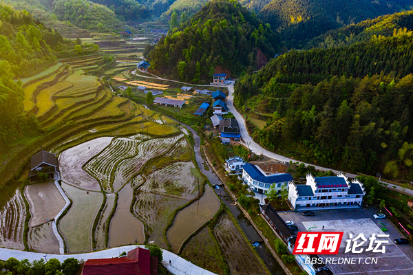 “云上雪峰”成网红,“四好农村路”串联起幸福的新生活休闲区蓝鸢梦想 - Www.slyday.coM “云上雪峰”成网红,“四好农村路”串联起幸福的新生活休闲区蓝鸢梦想 - Www.slyday.coM