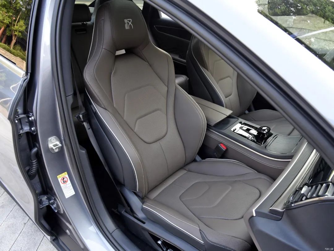 20万出头中大型车!主动安全+15.6英寸