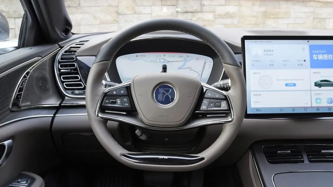 20万出头中大型车!主动安全+15.6英寸