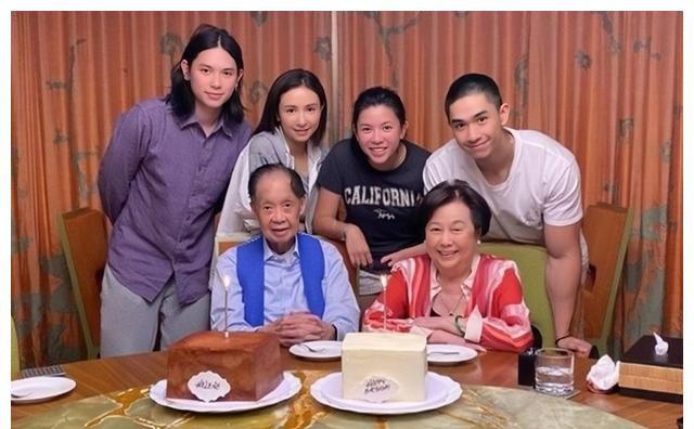 丧夫后至今单身！54岁<a href=