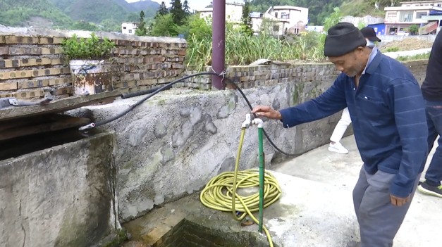 贵州这里“存不住”水,村民用水却一点也不难!记者发现原来是……休闲区蓝鸢梦想 - Www.slyday.coM 贵州这里“存不住”水,村民用水却一点也不难!记者发现原来是……休闲区蓝鸢梦想 - Www.slyday.coM