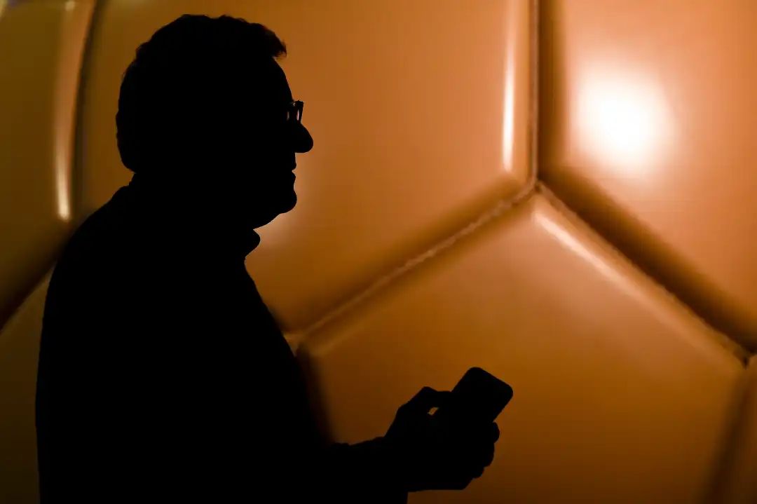 【噩耗】世界足坛著名经纪人拉伊奥拉去世,年仅54岁!休闲区蓝鸢梦想 - Www.slyday.coM 【噩耗】世界足坛著名经纪人拉伊奥拉去世,年仅54岁!休闲区蓝鸢梦想 - Www.slyday.coM