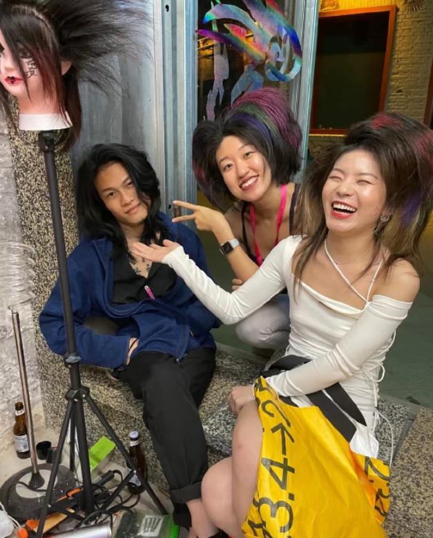 杀马特的前世今生,看似夸张的外表,却隐藏着底层人的伤疤休闲区蓝鸢梦想 - Www.slyday.coM 杀马特的前世今生,看似夸张的外表,却隐藏着底层人的伤疤休闲区蓝鸢梦想 - Www.slyday.coM