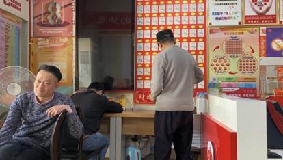 礼赞劳动者系列报道 我们的小长假 他们的劳动节·之三——向烟台福彩一线销售员致敬休闲区蓝鸢梦想 - Www.slyday.coM 礼赞劳动者系列报道 我们的小长假 他们的劳动节·之三——向烟台福彩一线销售员致敬休闲区蓝鸢梦想 - Www.slyday.coM