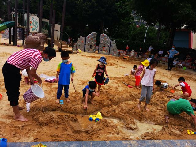 到公园里感受大自然之美“五一”假期第一天番禺街坊开启户外游玩方式休闲区蓝鸢梦想 - Www.slyday.coM 到公园里感受大自然之美“五一”假期第一天番禺街坊开启户外游玩方式休闲区蓝鸢梦想 - Www.slyday.coM